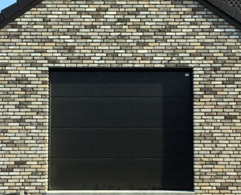 porte de garage noire